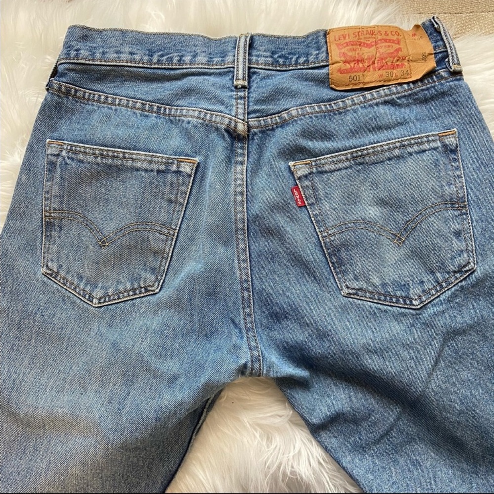 Vintage Levi’s 501s button fly high rise 30”x34”